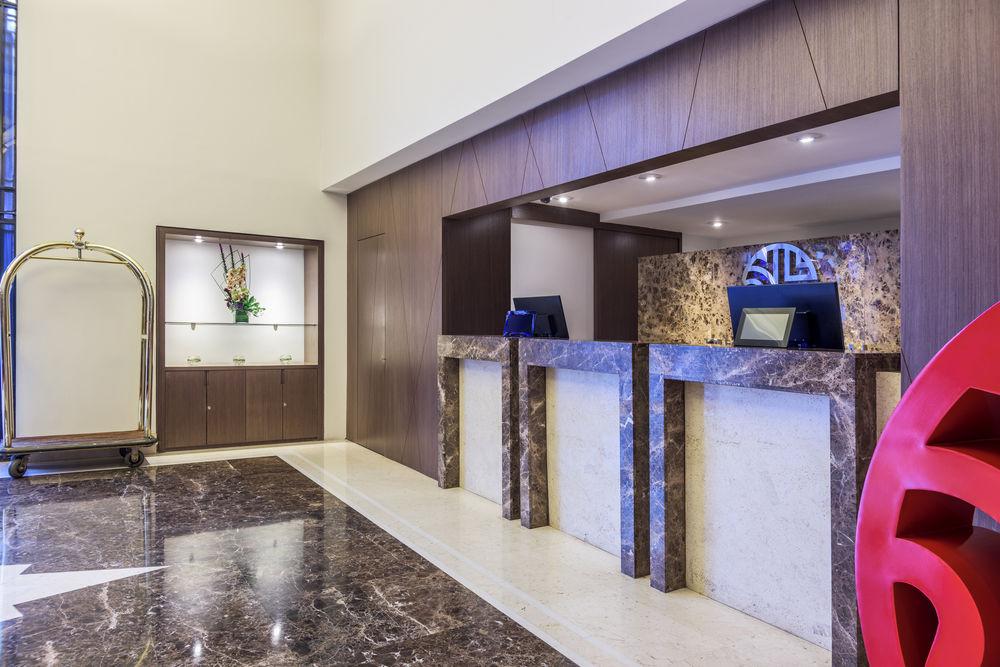 Nh Collection Bogota Andino Royal Hotel Eksteriør billede The lobby of the hotel