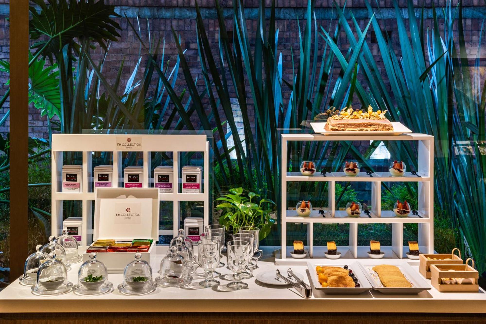 Nh Collection Bogota Andino Royal Hotel Eksteriør billede A buffet at a hotel