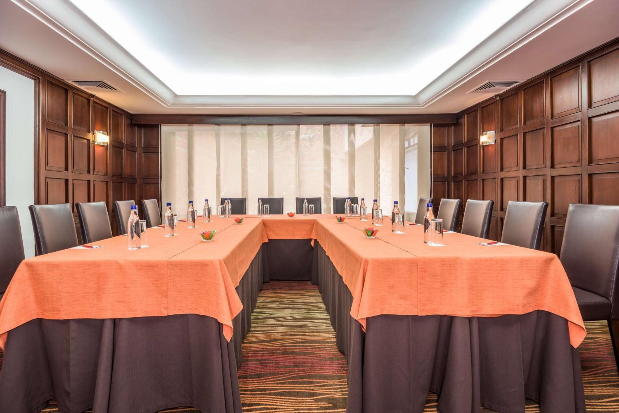 Nh Collection Bogota Andino Royal Hotel Eksteriør billede Meeting room