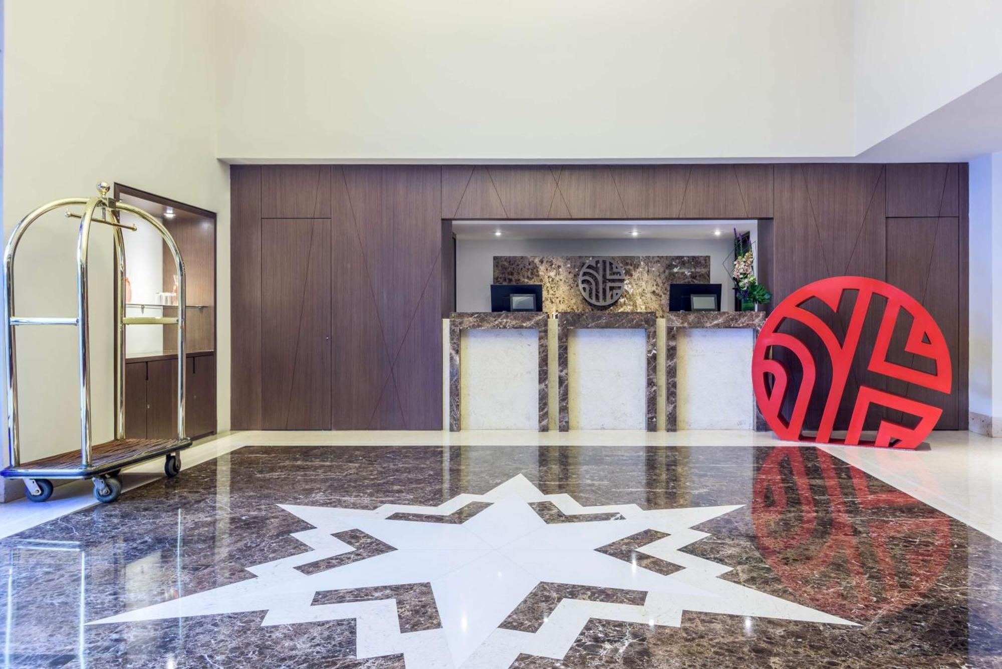 Nh Collection Bogota Andino Royal Hotel Eksteriør billede The lobby of the hotel